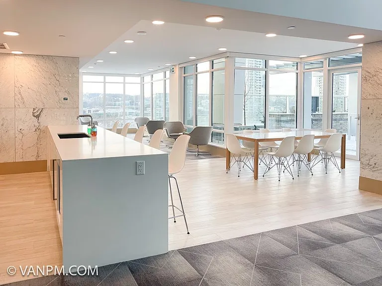 2085 Skyline Ct #405 — Photo 24