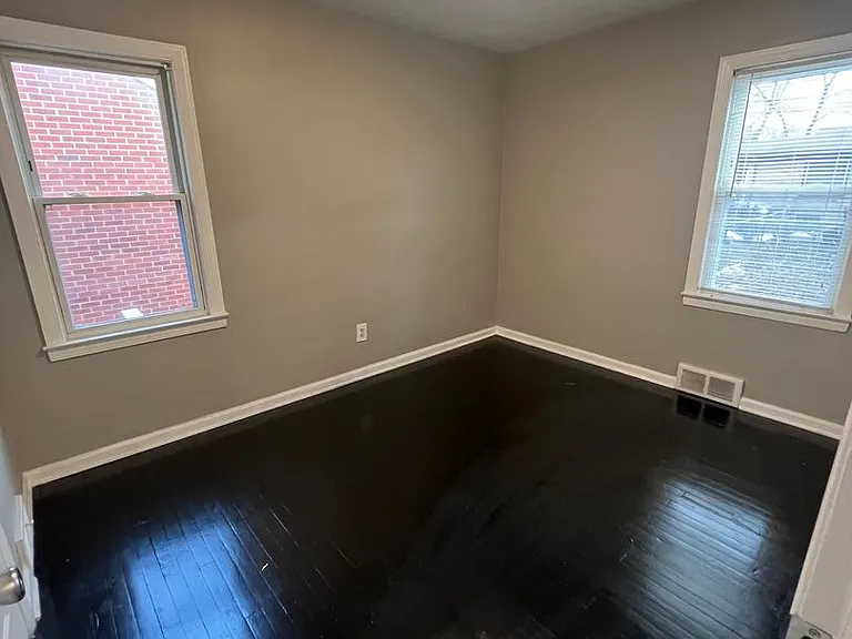 2816 N Main St — Photo 9
