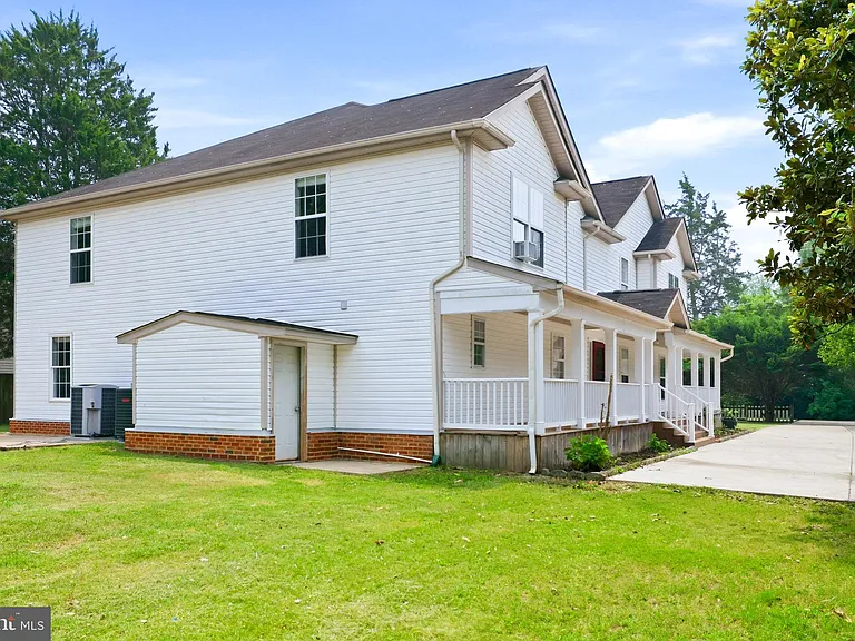 8916 Rugby Rd — Photo 91