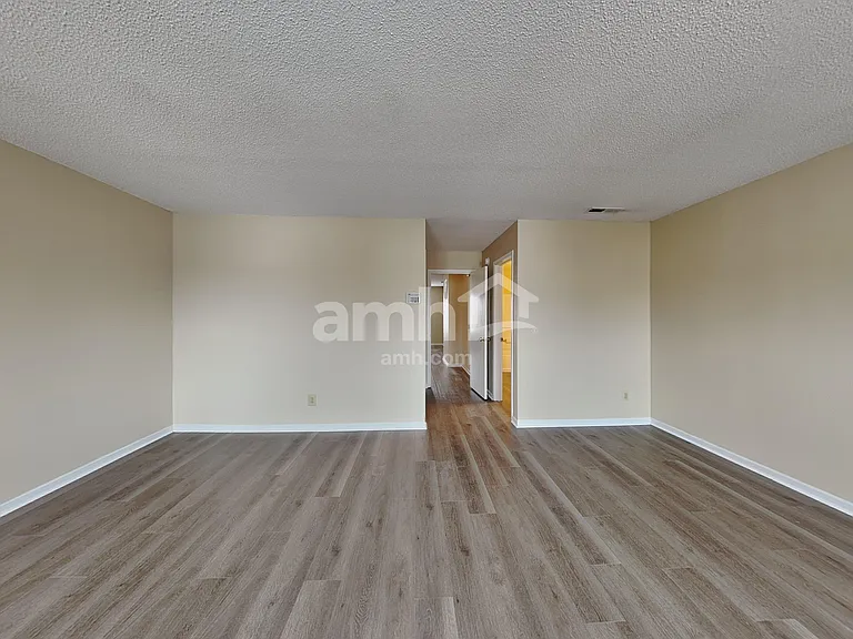 1939 Dutch Elm Dr — Photo 13