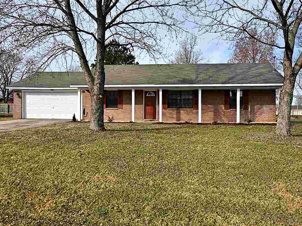 1st image of 102 Portsmouth Cir