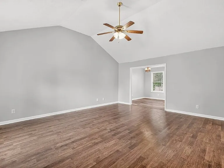 108 Roberts Dr — Photo 11