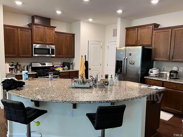 1156 Lookout Ridge Rd — Photo 2