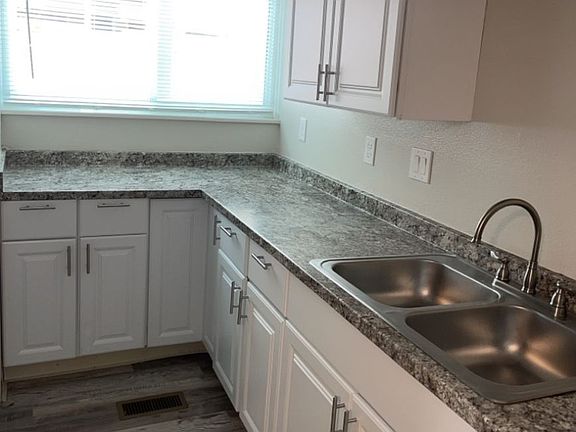 5th image of 995 Holli Springs Ln APT D