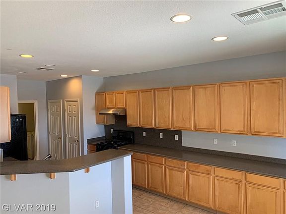 3rd image of 10566 Congaree St