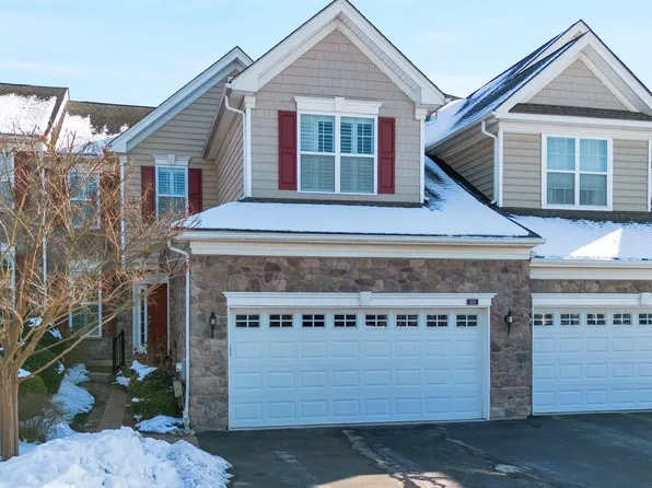 325 Joshua Tree Dr, Collegeville, PA 19426