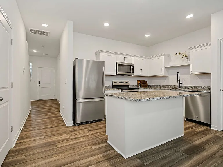 1005 Dakine Dr — Photo 6