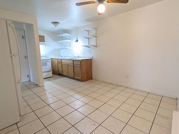 4th image of 1819 Badger St #1