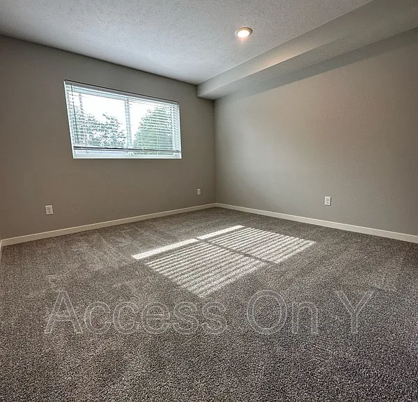 2340 Y St #8 — Photo 13