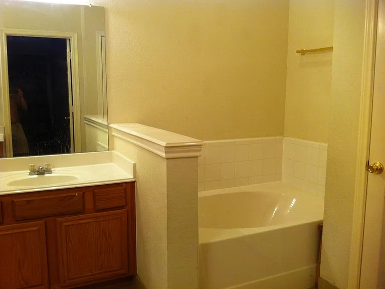 6607 Watch Hill Ct — Photo 2