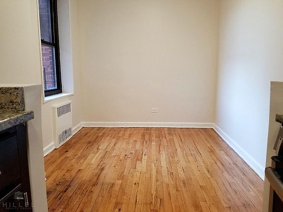 3rd image of 3415 Parsons Blvd APT 6F