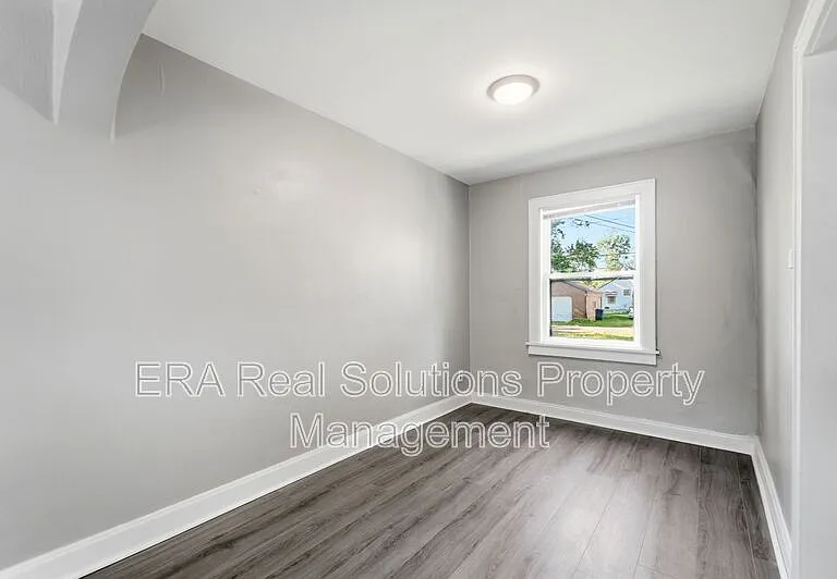 1575 E Cordell Ave — Photo 14