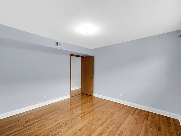 5740 N Lowell Ave #2 — Photo 11
