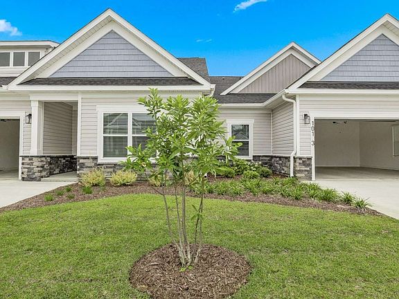 3rd image of 31 Quaker Ridge Dr #34-1