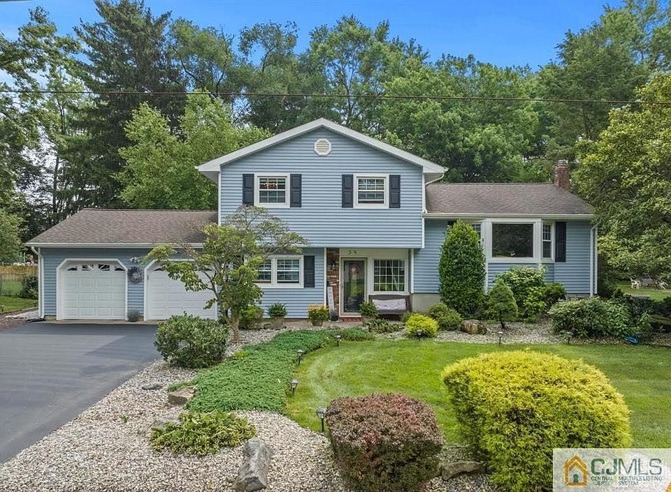 1st image of 39 Tall Oaks Dr