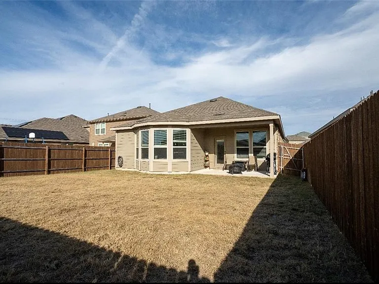 401 Duroc Dr — Photo 17