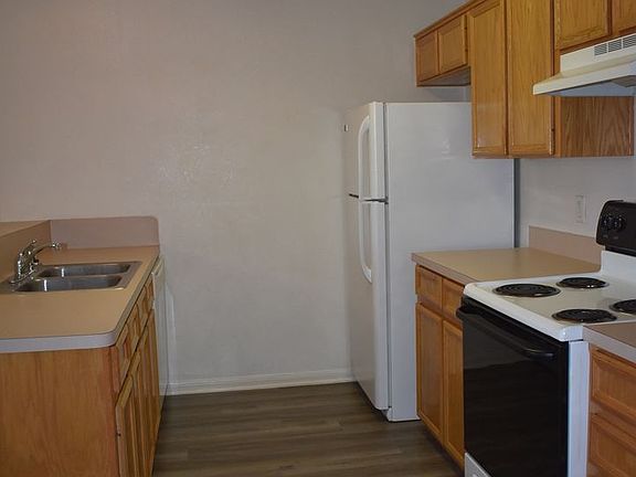 4th image of 221 W Dove Ln APT 207