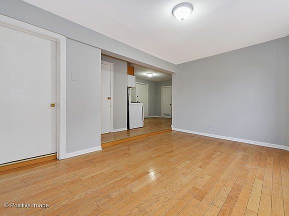3rd image of 2608 W Le Moyne St