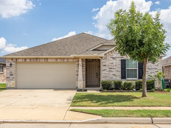 5833 Mirror Ridge Dr, Fort Worth, TX 76179