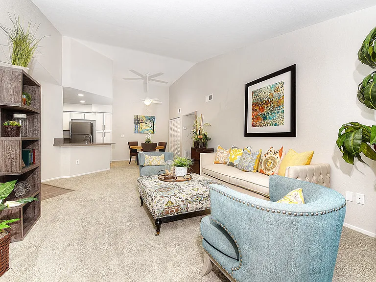 Bella Vista Apartments — Photo 13