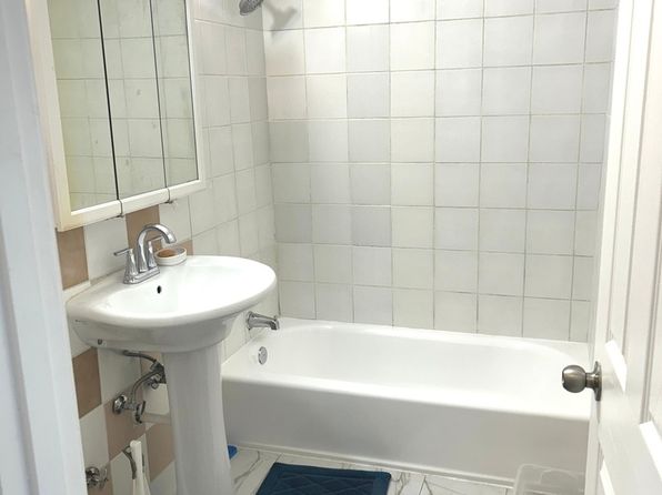 547 Geneva Ave APT 202B, Bellwood, IL 60104