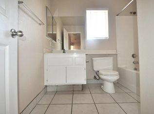 2121 W Dawnview Dr, Rialto, CA 92377