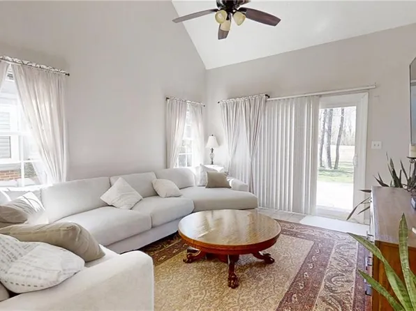 1015 Winged Foot Ct #A, Chesapeake, VA 23320