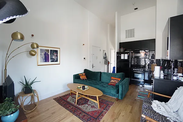 Rented by Rennit Inc. | media 2