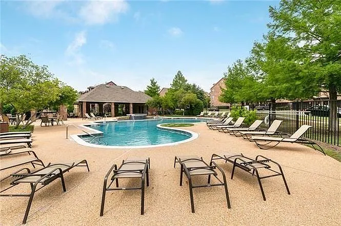 7825 Fox Horn Dr — Photo 2