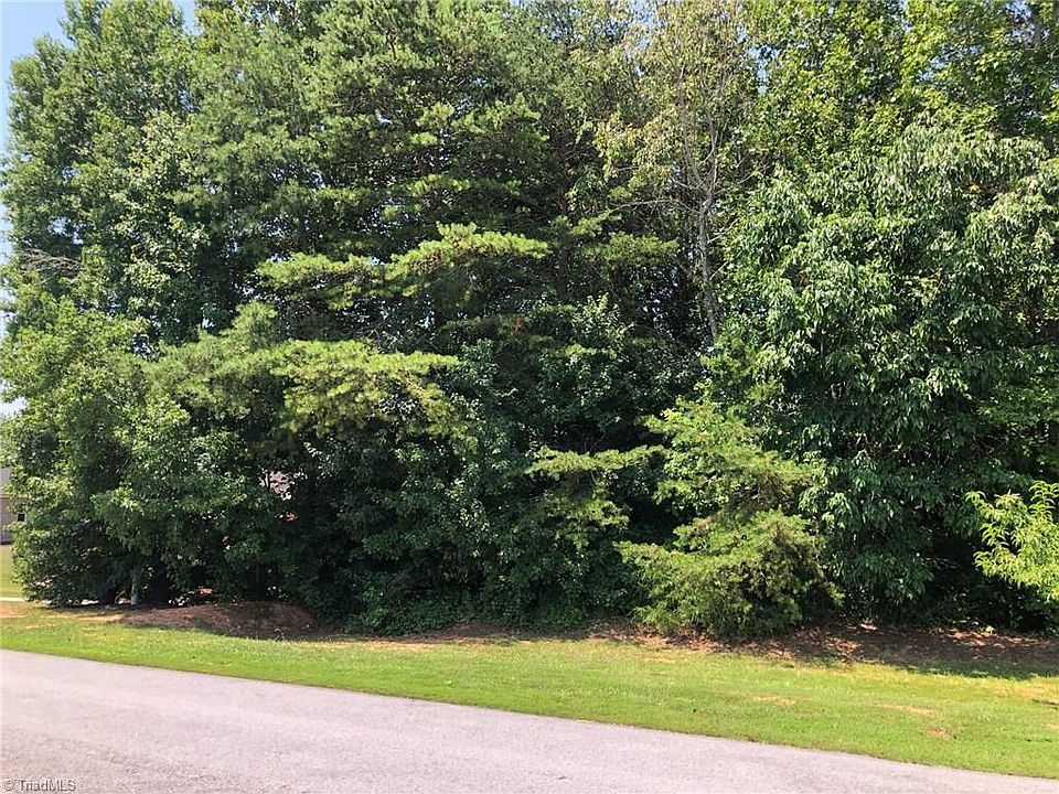2nd image of 8515 Point Oak Dr