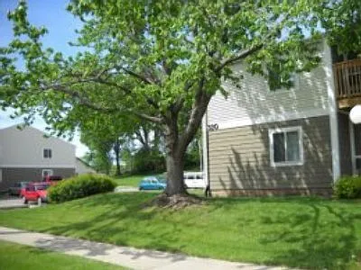 320 Lovers Ln #3 — Photo 2