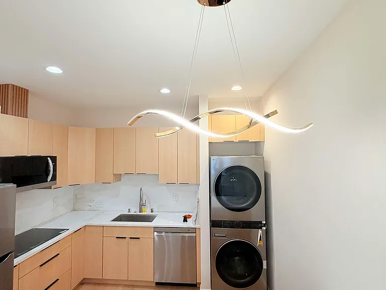 85 Cronin Dr — Photo 3