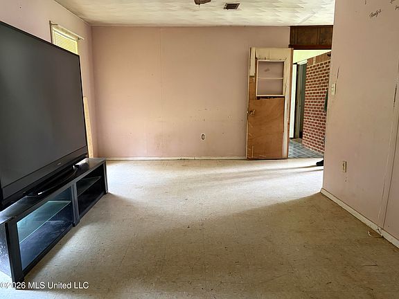4th image of 397 John Day Rd