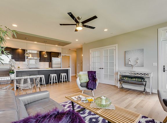 5th image of 1317 N Larrabee St #204