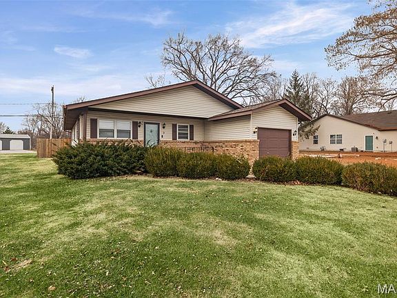 4th image of 9 N Main St