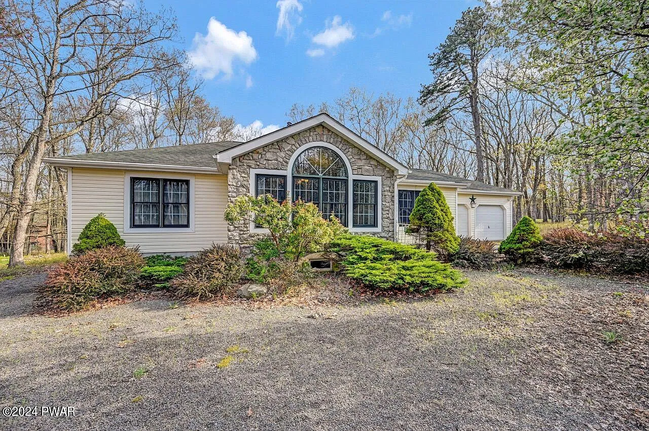 203 Lincoln Dr photo 1