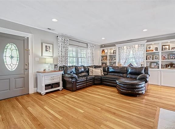 4th image of 4 Park Ave