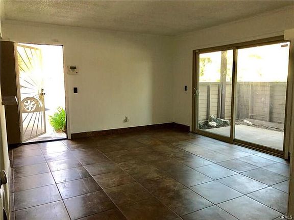 3rd image of 1545 Border Ave