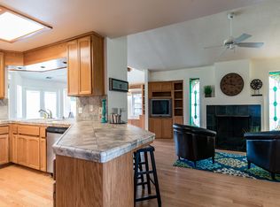 832 E Catalina Cir, Fresno, CA 93730