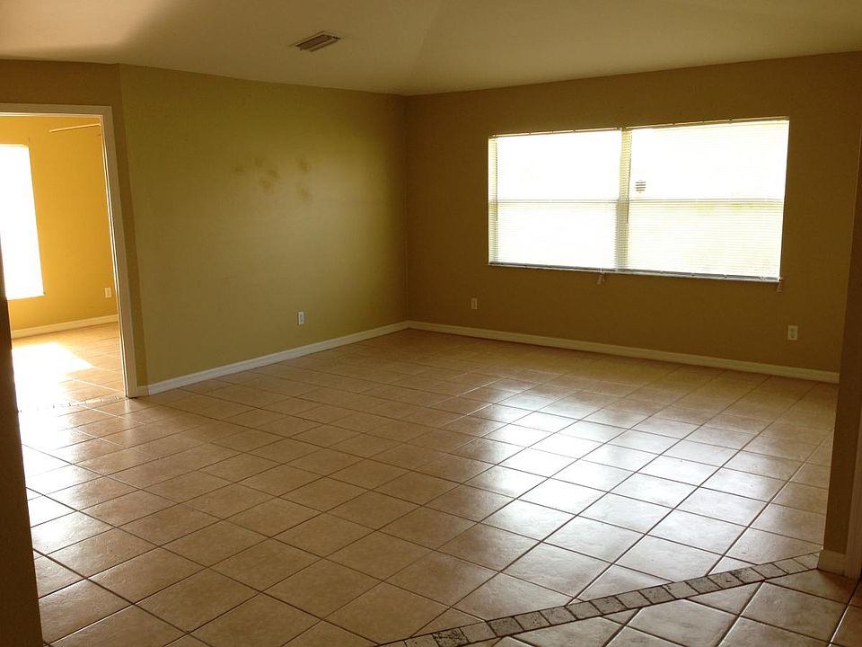 1st image of 735 Homer Ave S
