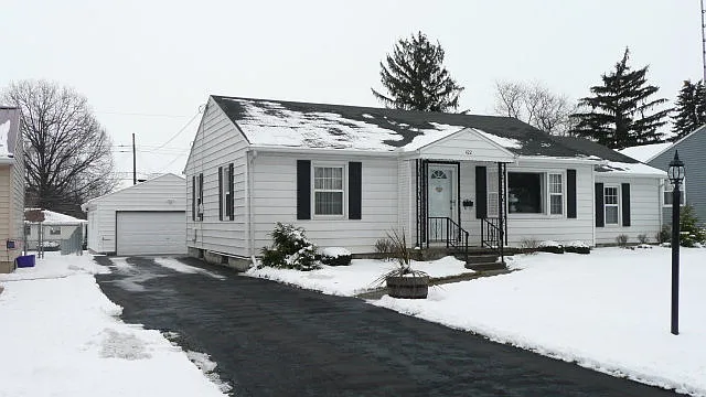 422 S Seffner Ave photo 1