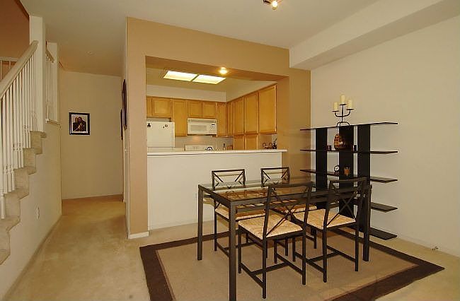 Kitchen/Dining Area