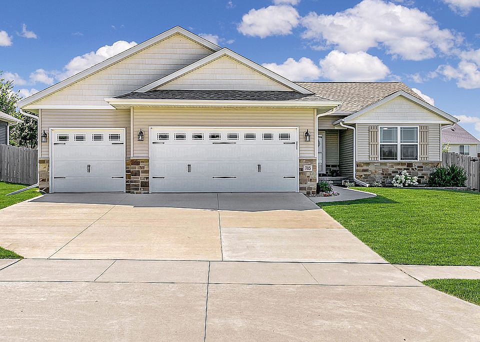 1st image of 785 Molly Dr