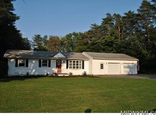 8 Homestead Rd W, Clinton, NY 13323