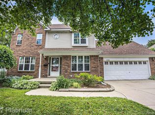 17940 Grove St, Roseville, MI 48066
