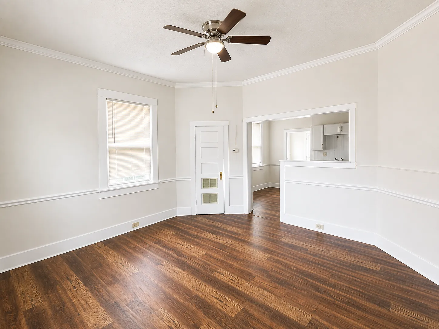 2 bed, 873 sqft, $1,300 — Photo 2