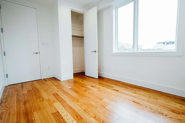 Rented by Nooklyn NYC LLC | media 67