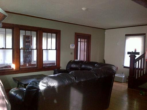 2nd image of 1111 N Chestnut St