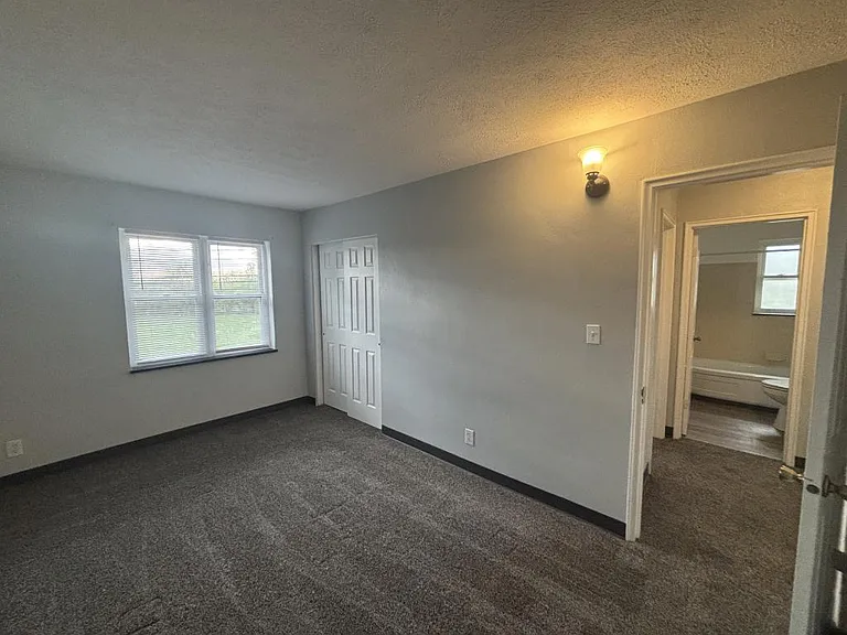 618 Jefferson St — Photo 11