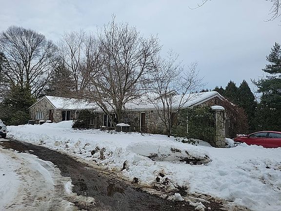 2nd image of 20 Crine Rd